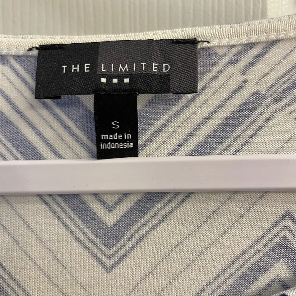 2/$10 Limited white & blue patterned mixed media short sleeve top Sz S - Picture 3 of 5